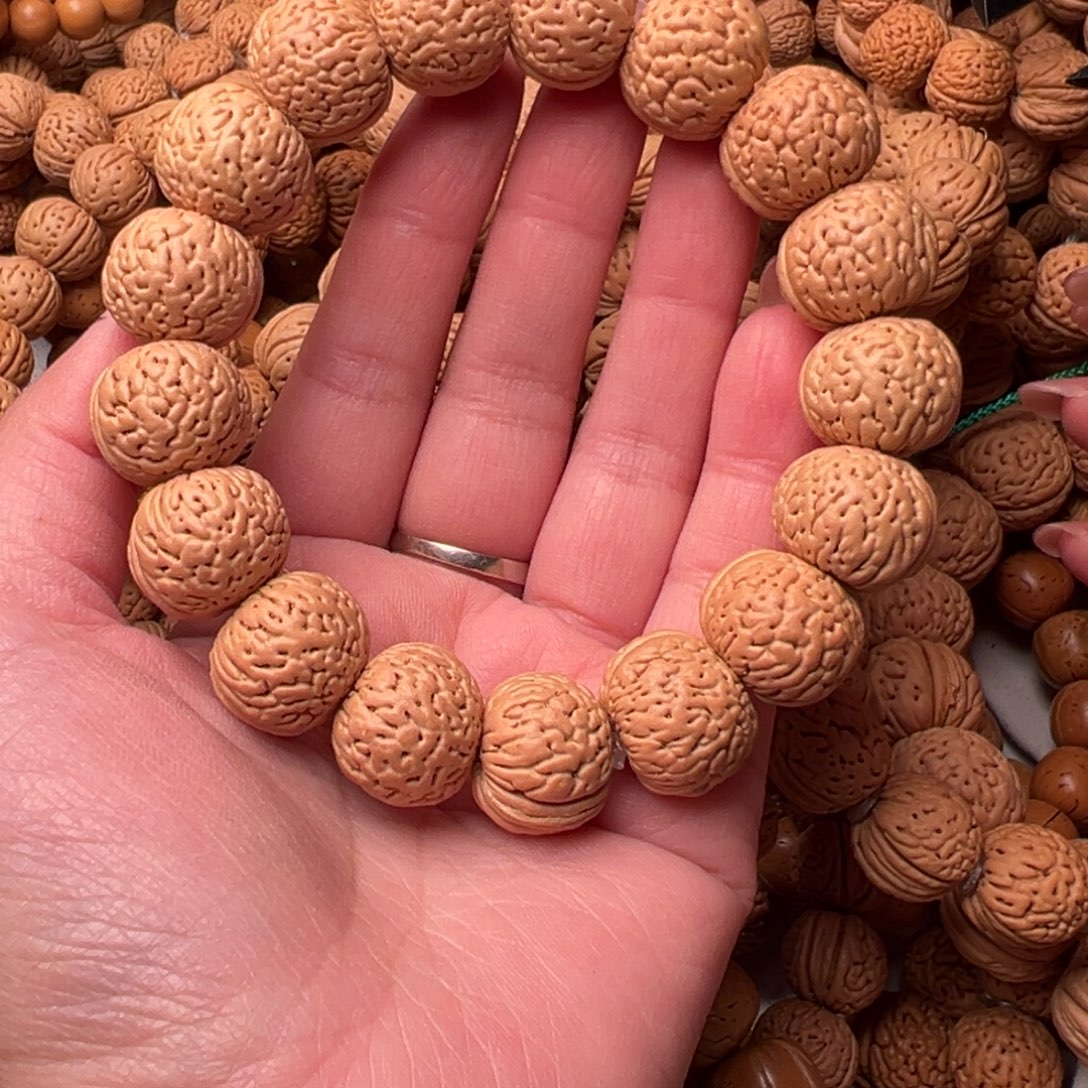 17➕尺寸苹果圆桃核手串