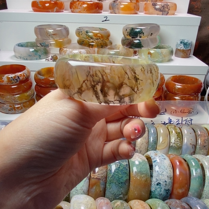 玛瑙/玉髓手镯未镶嵌56