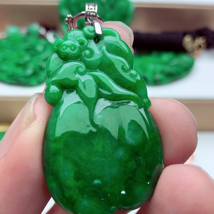 翡翠未镶嵌吊坠(不含链)
