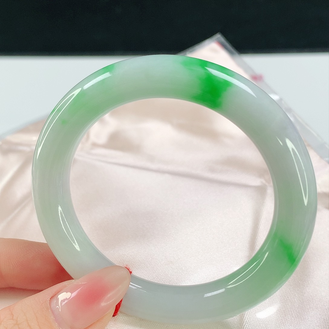 未镶嵌手镯翡翠629