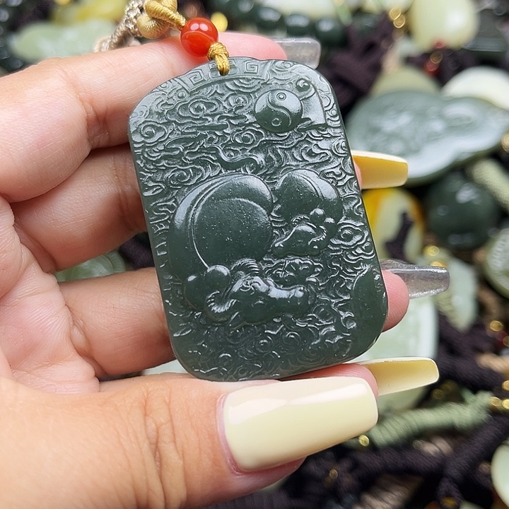 和田玉未镶嵌颈饰