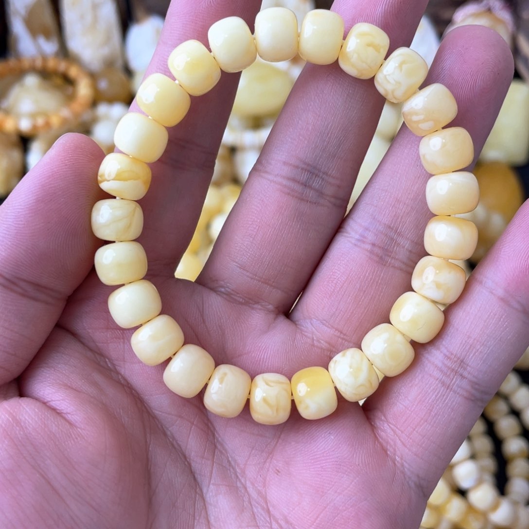 琥珀手串未镶嵌9+俄料浓蜡妖白花精工老型手串