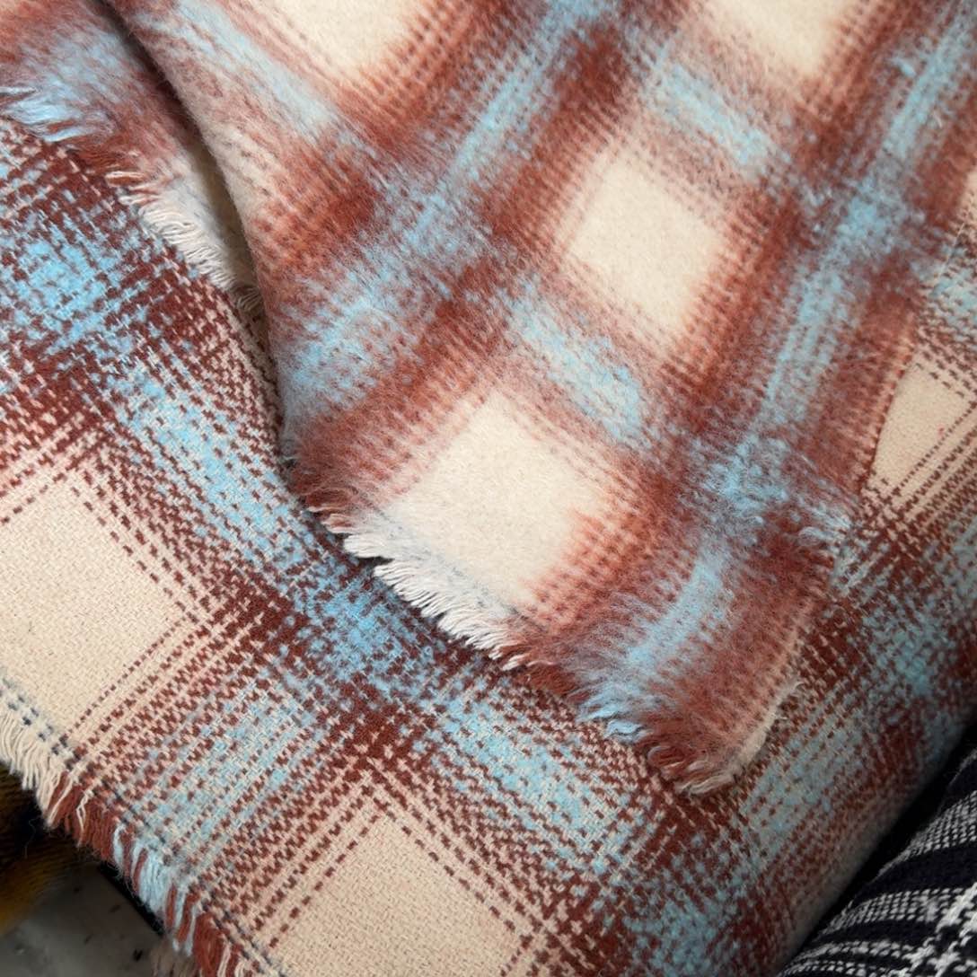 棉港货秋冬色织毛呢1米价X1.4米宽对面