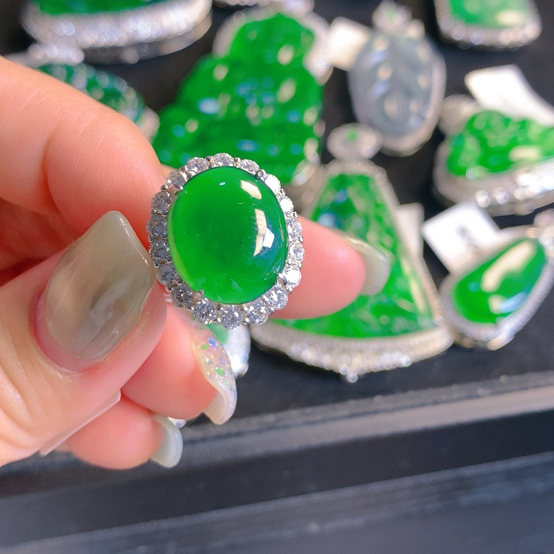 翡翠颈饰银S925镶嵌翡翠