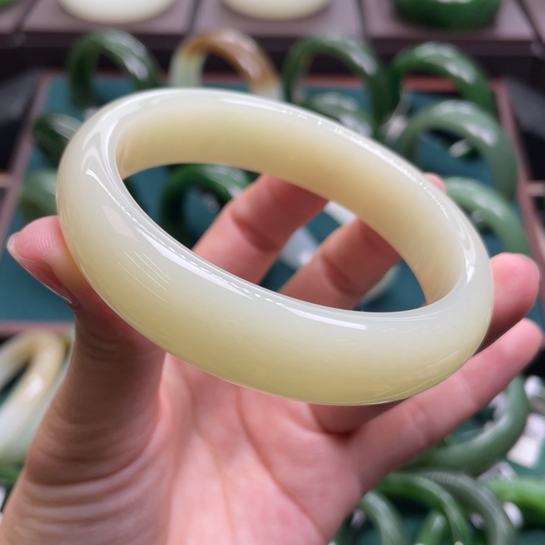 和田玉未镶嵌手镯6162