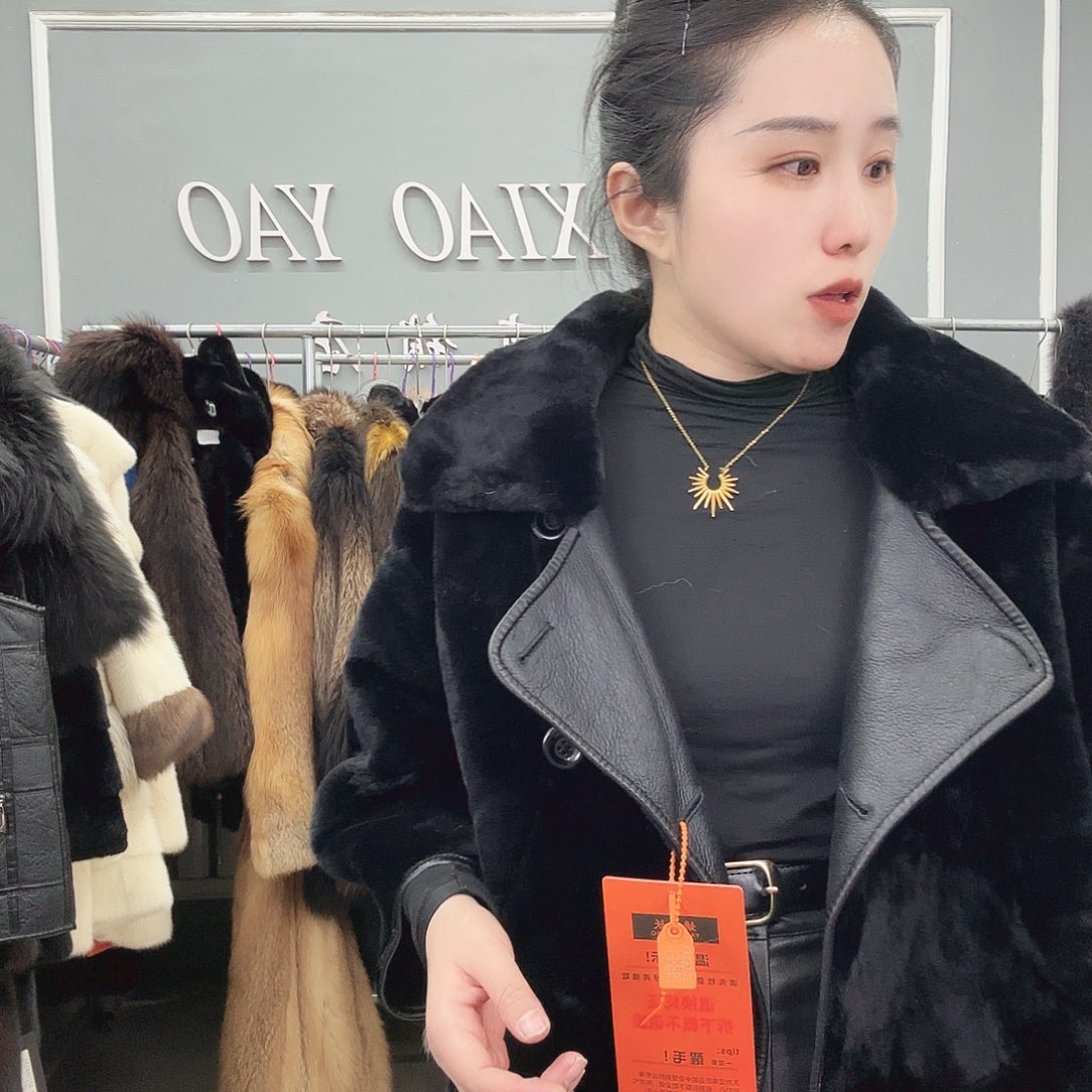 姚小妖家高端皮草