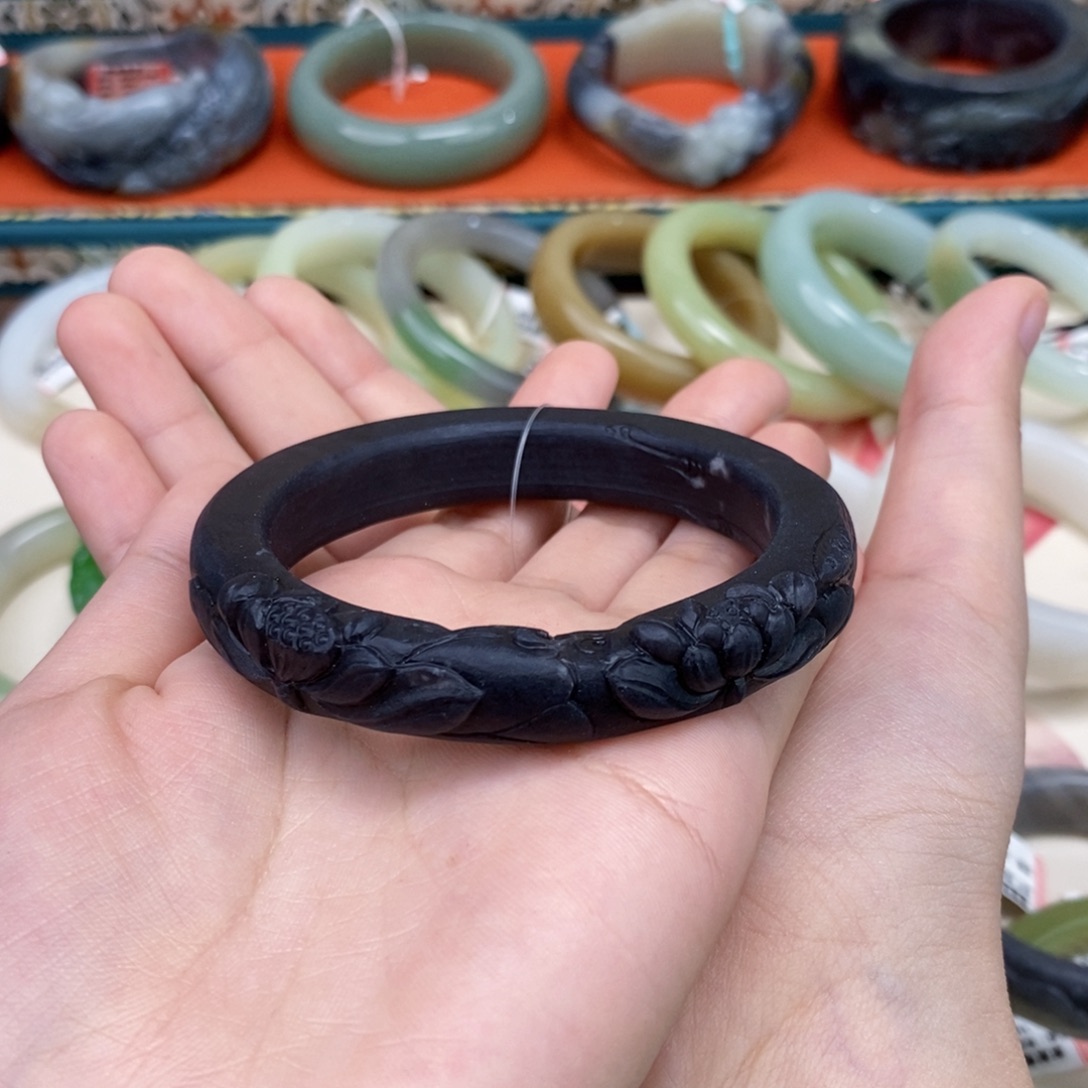 漁***漁和田玉手镯未镶嵌手镯定制