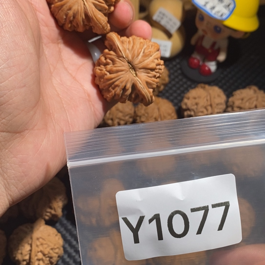 文玩核桃把件亿楼子