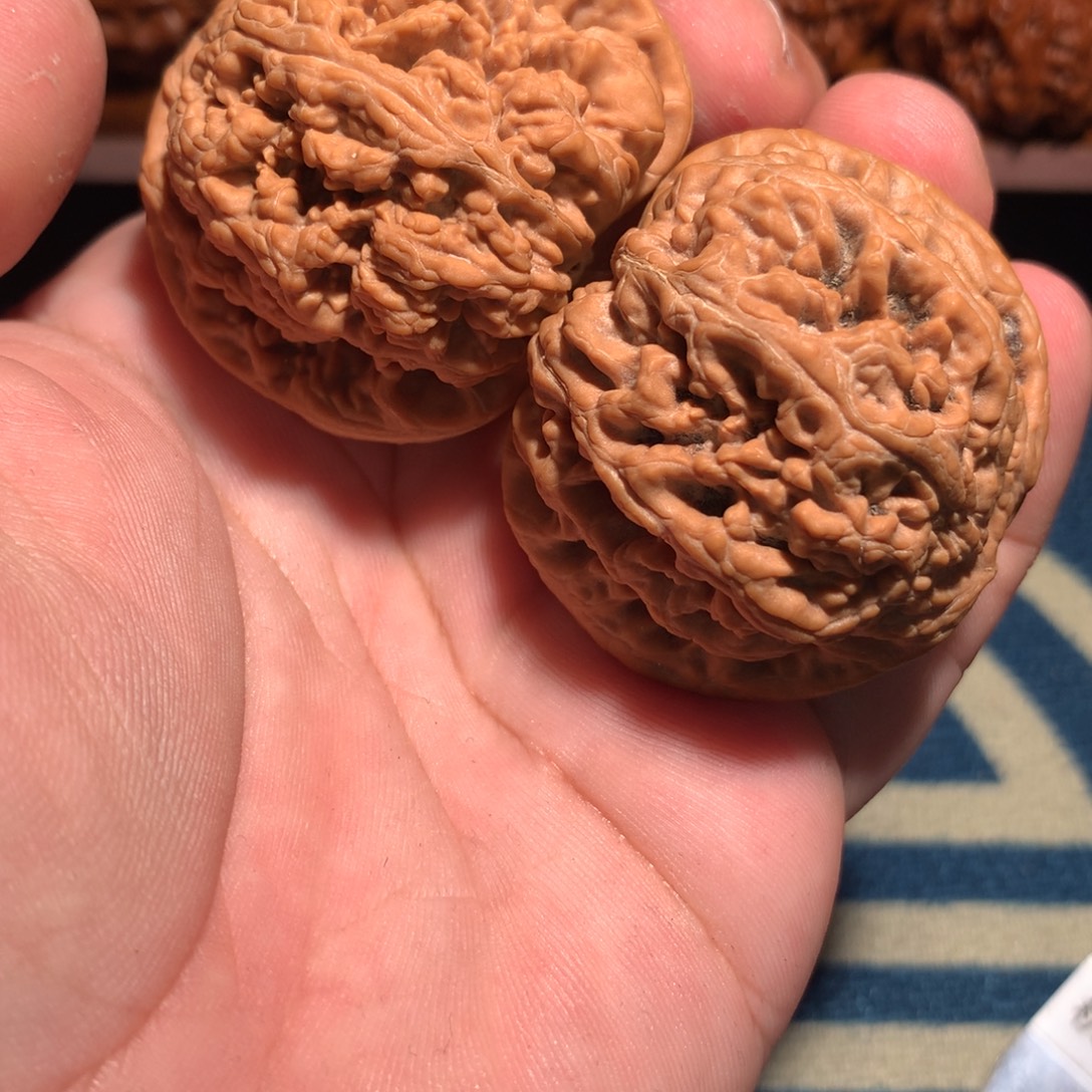 吊坠文玩核桃粗筋 