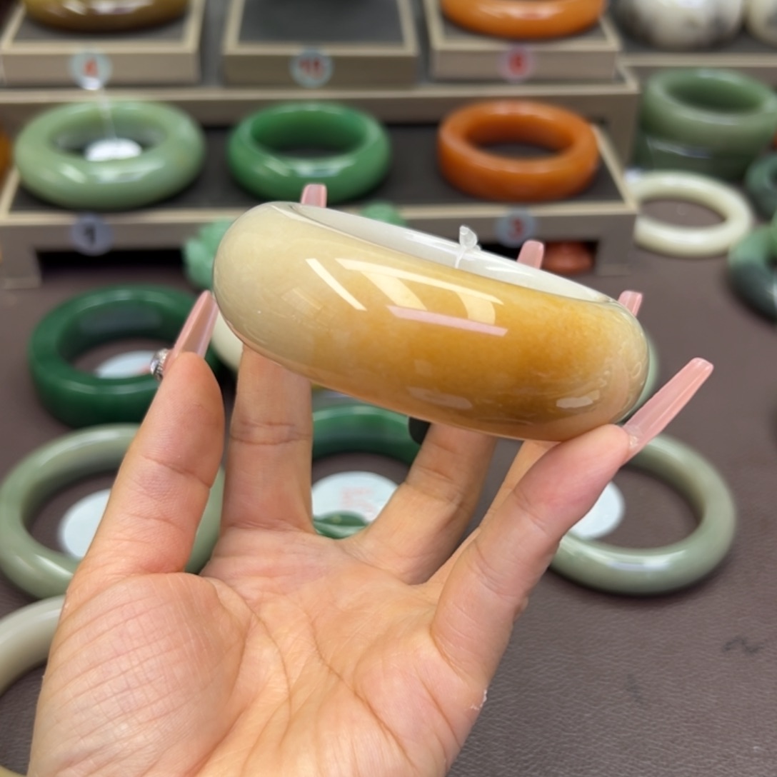 未镶嵌手镯石英岩玉?***?