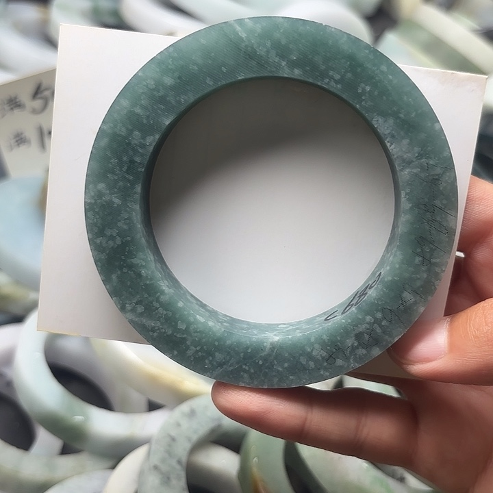 定制翡翠未镶嵌翡翠冰蓝绿翡翠手镯59-69