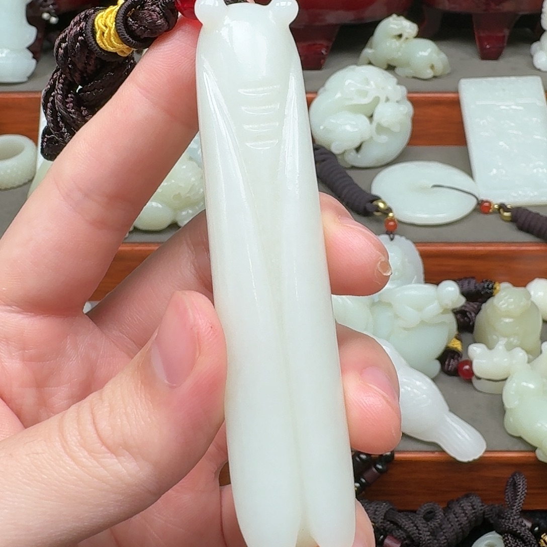 和田玉未镶嵌把件