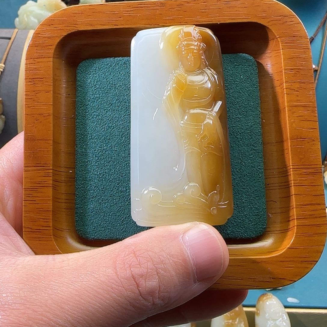 和田玉（糖玉）未镶嵌颈饰用****3