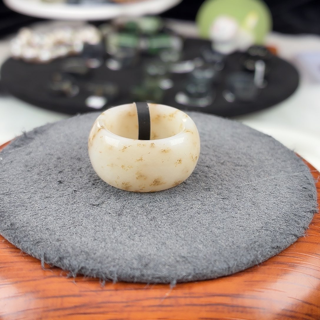 和田玉未镶嵌戒指b13桂花墩17.5