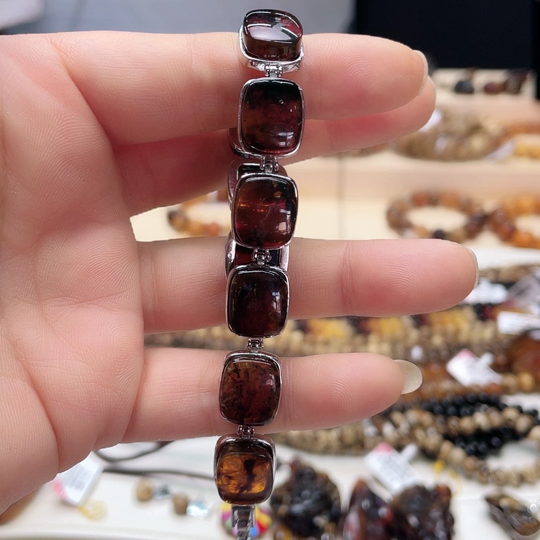 琥珀裸石未镶嵌大