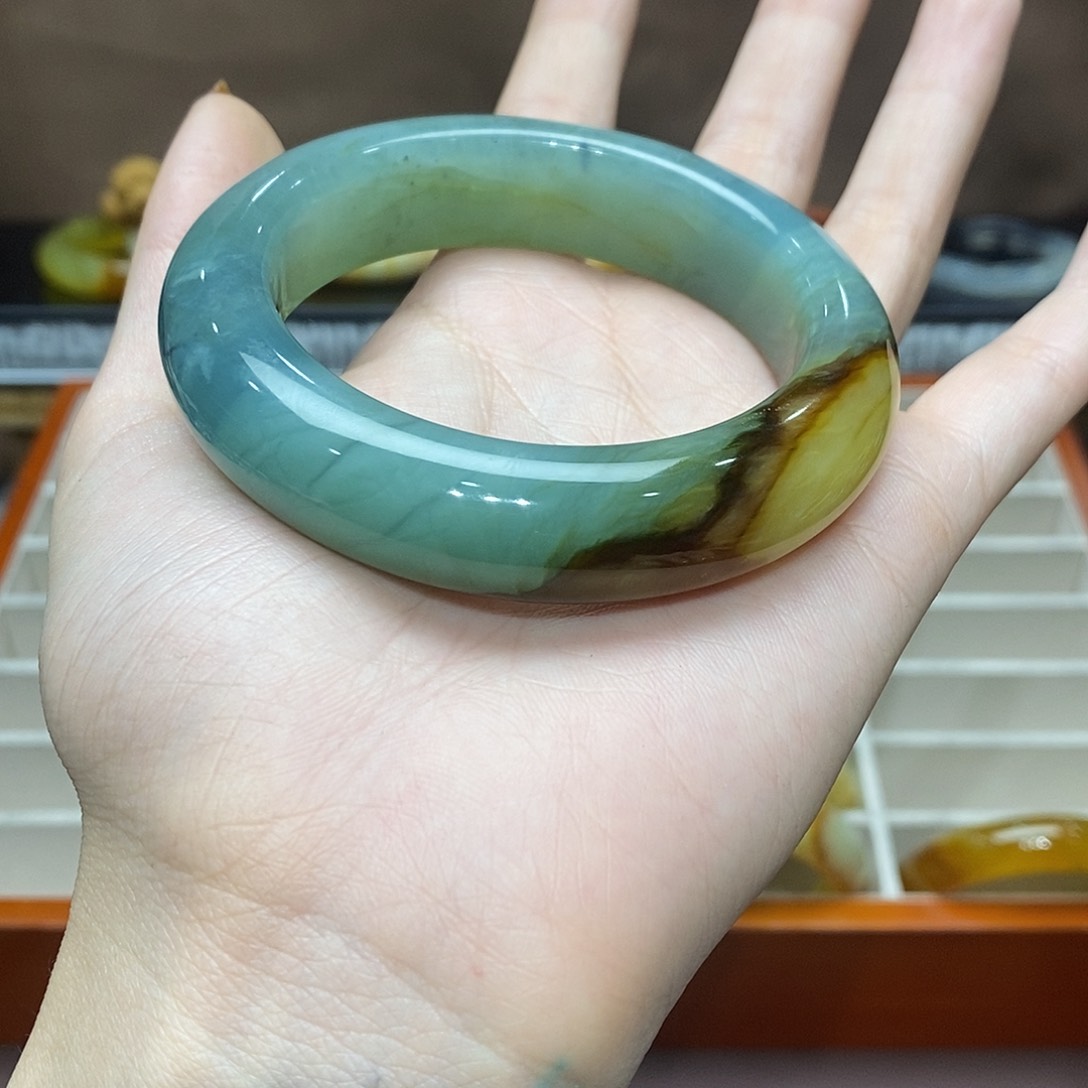 蛇纹石玉手镯未镶嵌君**我