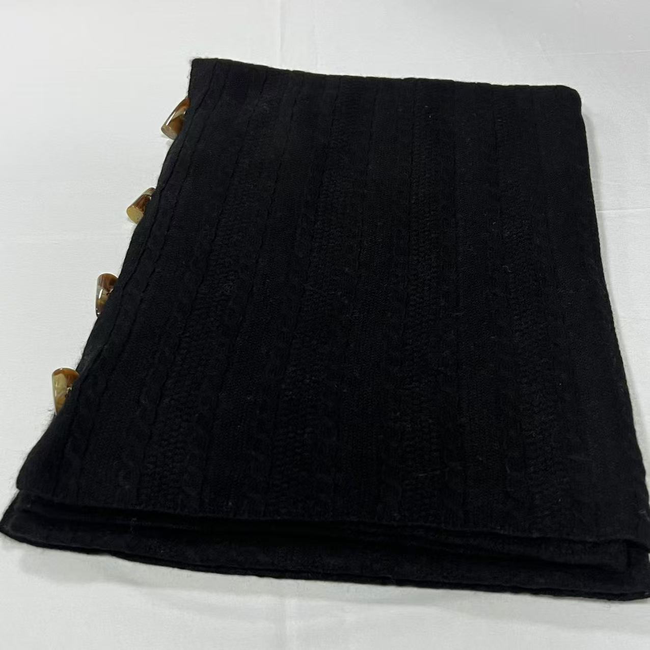 羊绒长巾-墨黑牛角扣 70*190cm丝巾