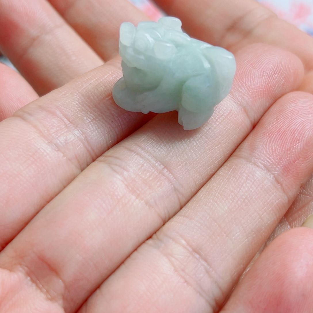 翡翠未镶嵌颈饰吊坠