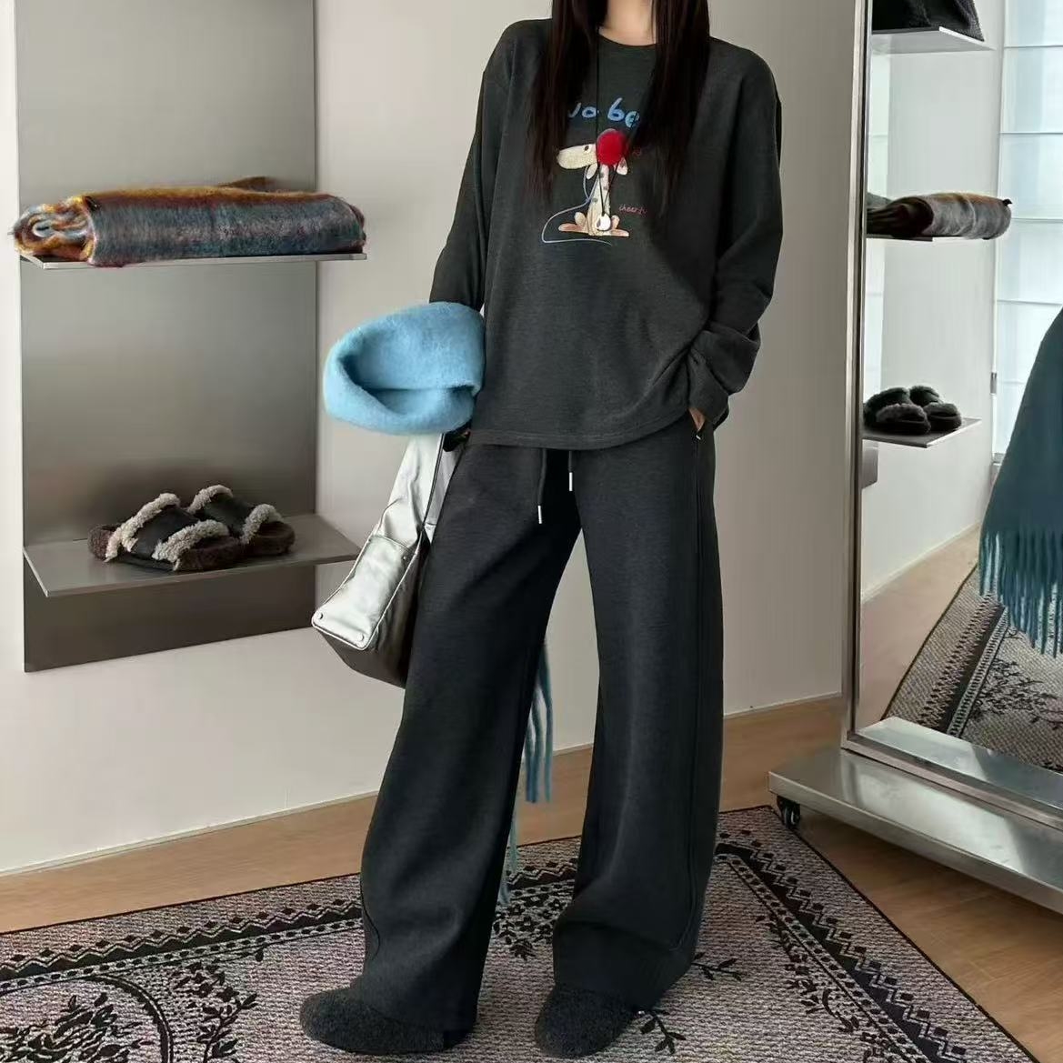 Z.X   毛球小狗双面绒打底衫  1791（C3）