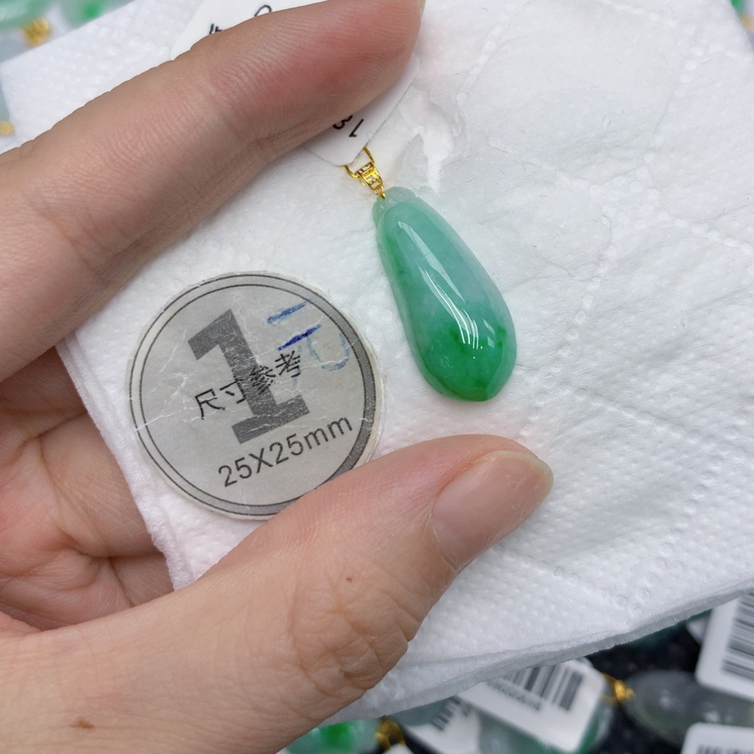 翡翠18K金镶嵌颈饰1357789999