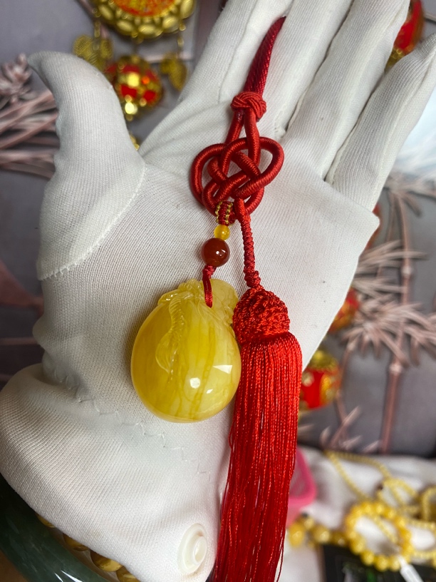 俄料钱袋子平安车挂