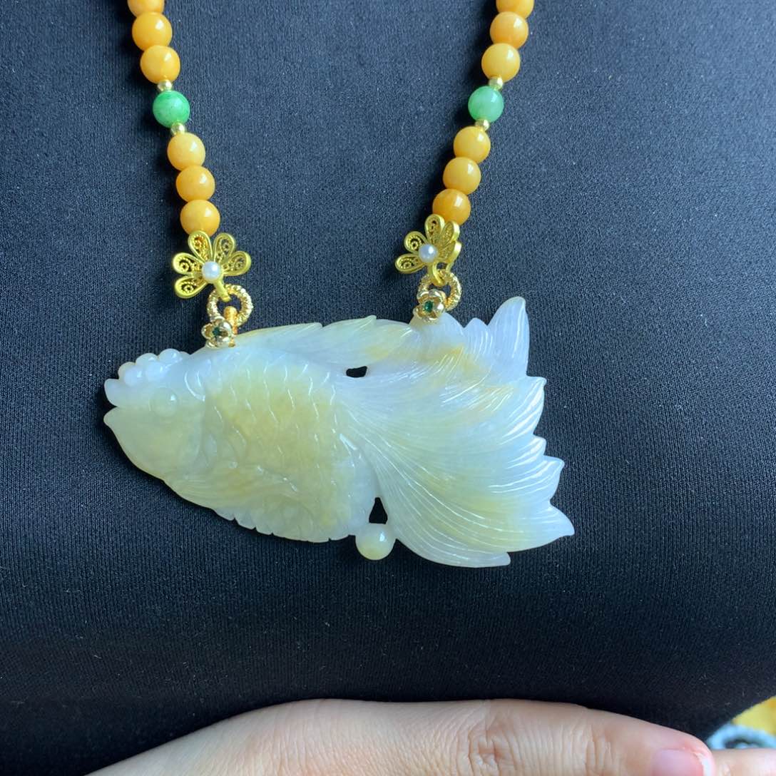 翡翠颈饰未镶嵌翡翠