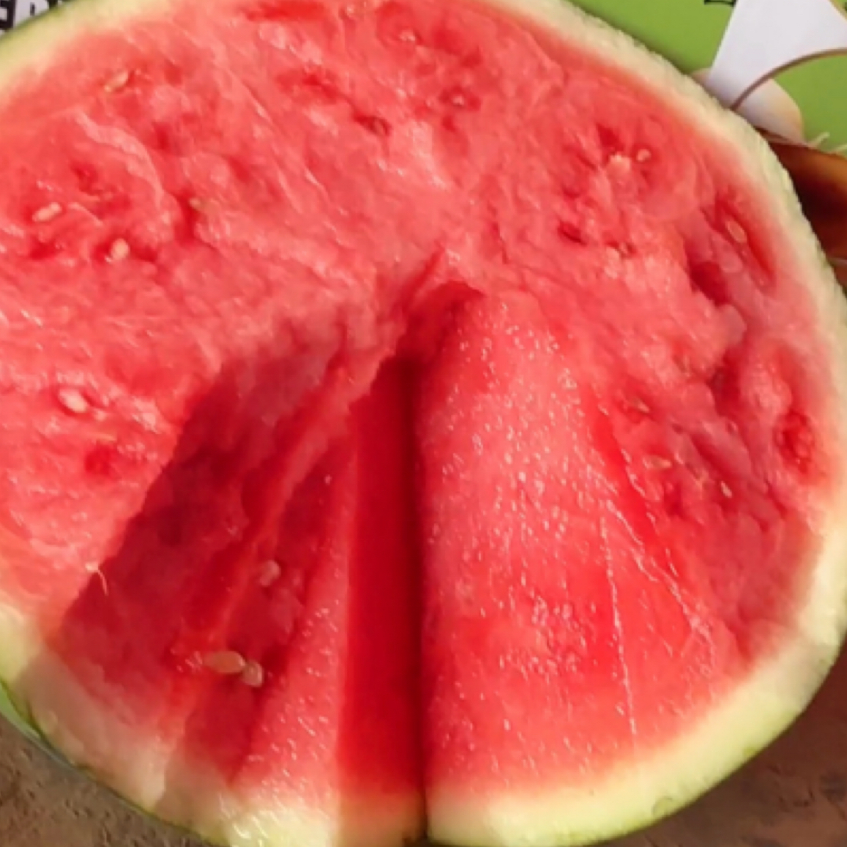 8-10斤 整个麒麟西瓜 超甜  皮薄  有籽麒麟 不甜管退西瓜同城配云南省
