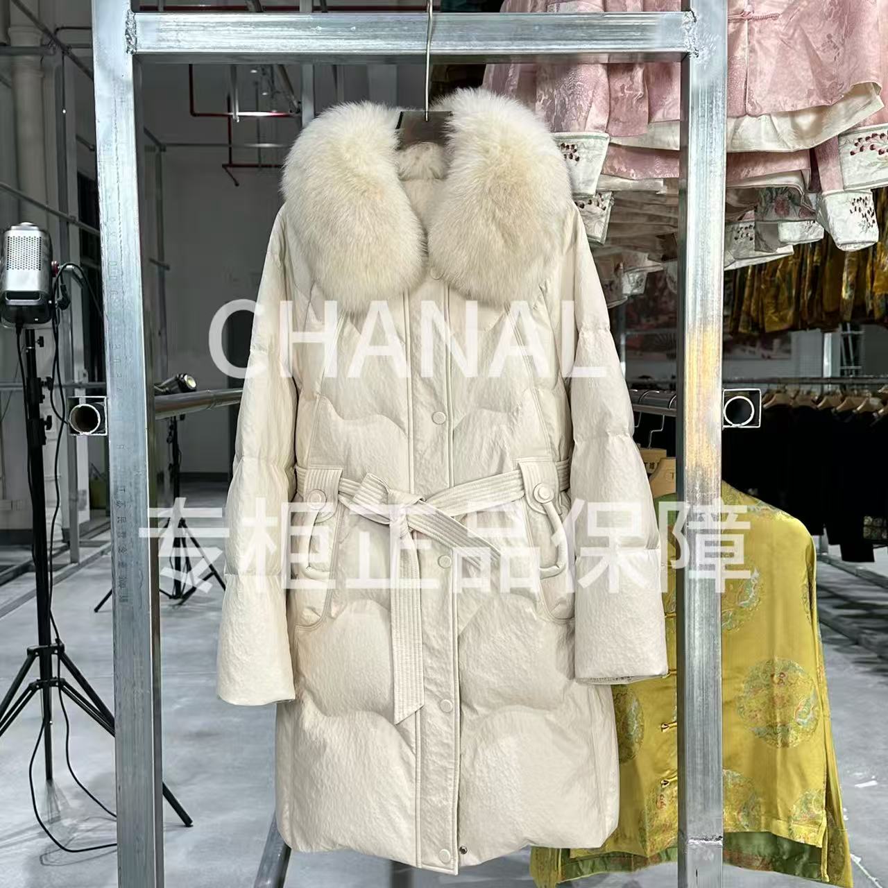 【奢绒狐领--绵羊皮鹅羽绒狐狸毛领】香香家羽绒服YC184758中长款
