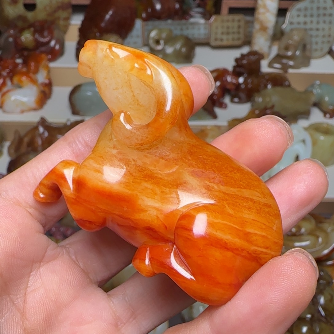 用***4和田玉未镶嵌颈饰