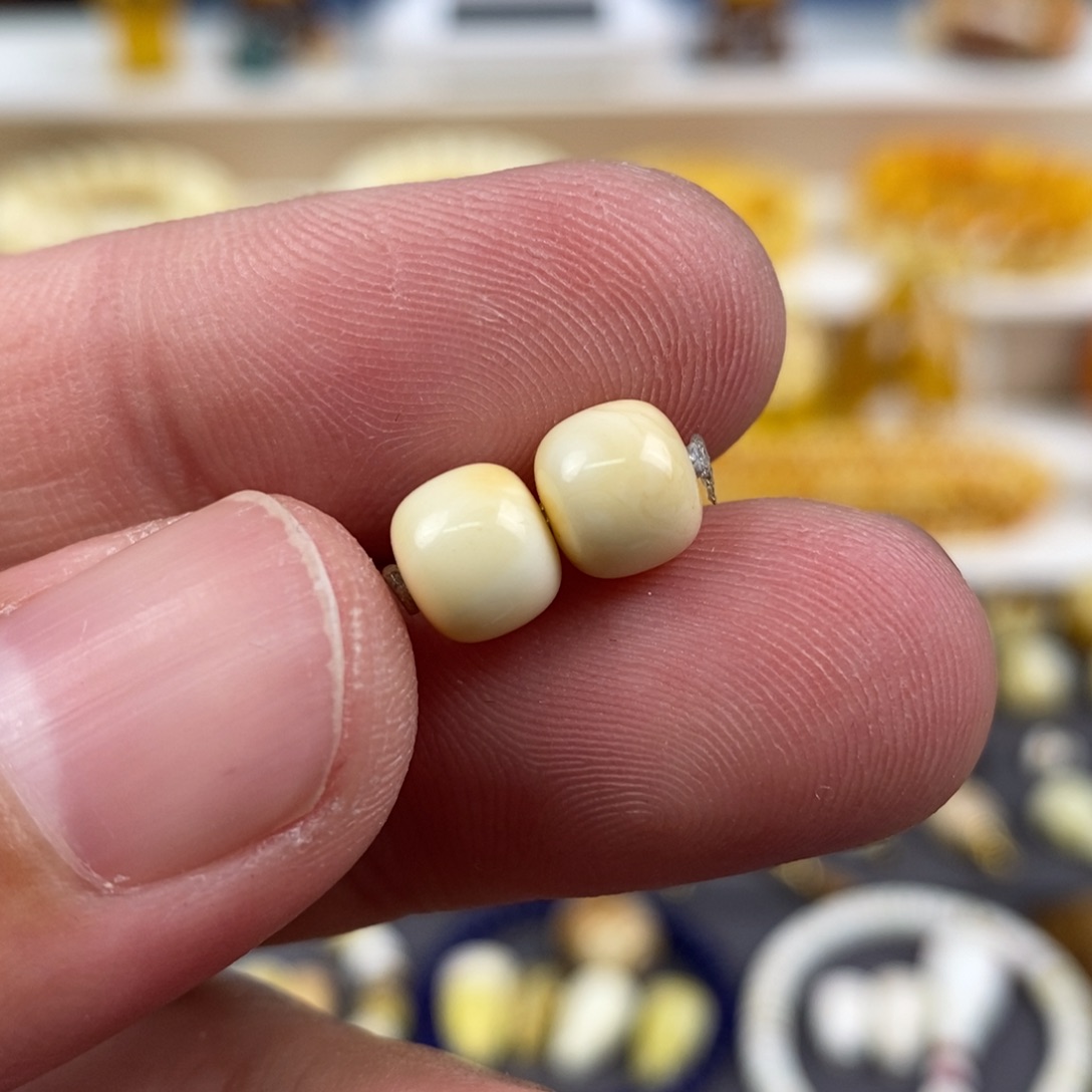 琥珀裸石未镶嵌配饰尺寸7.1