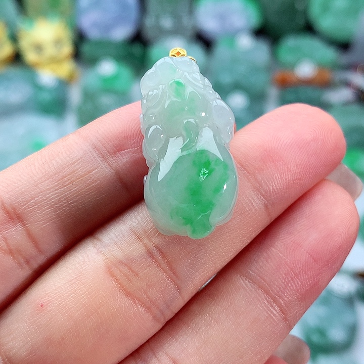 翡翠颈饰未镶嵌翡翠