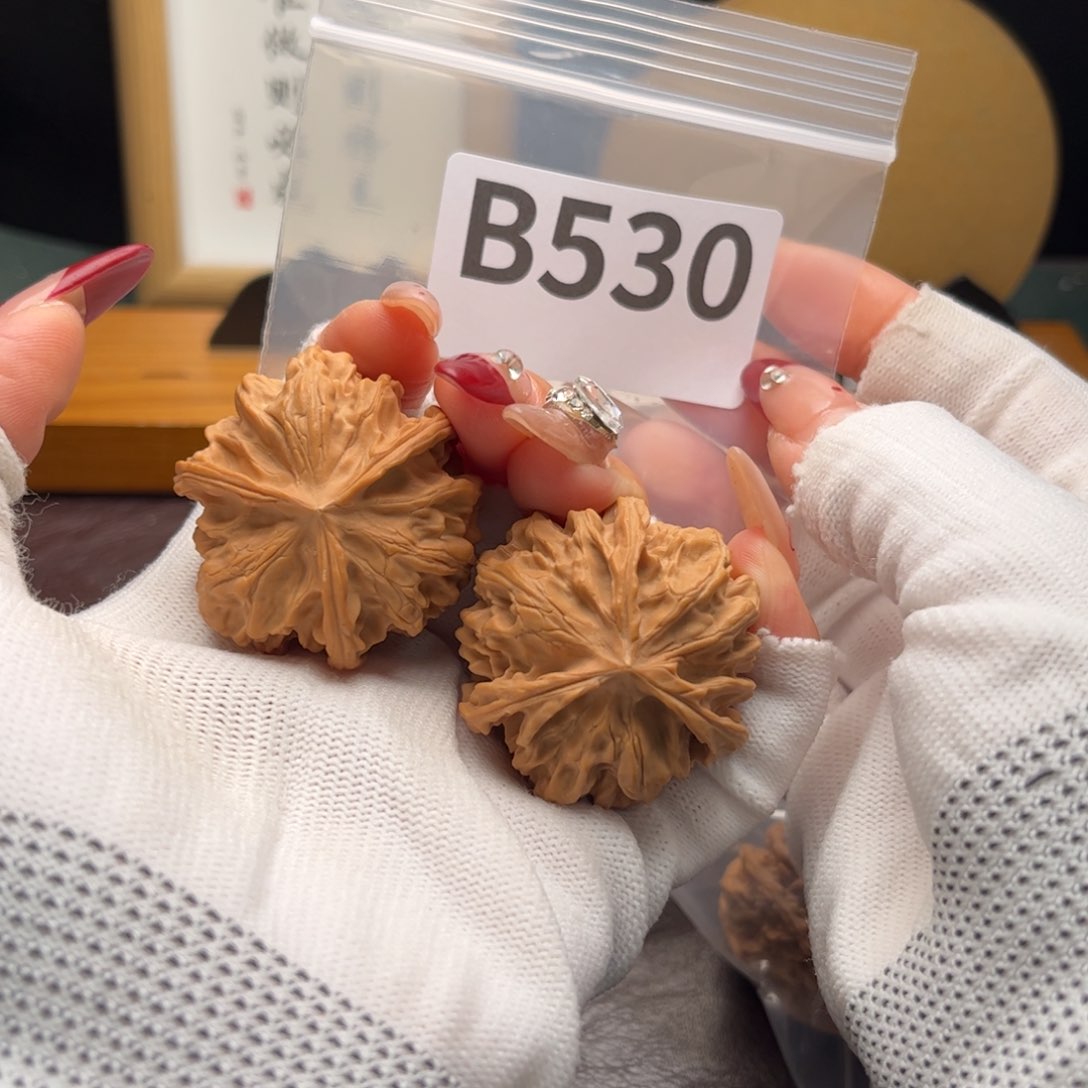 文玩核桃把件41岐山三棱b 530