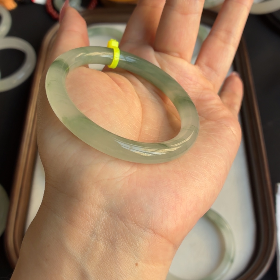 A***บ石英质玉未镶嵌手镯1