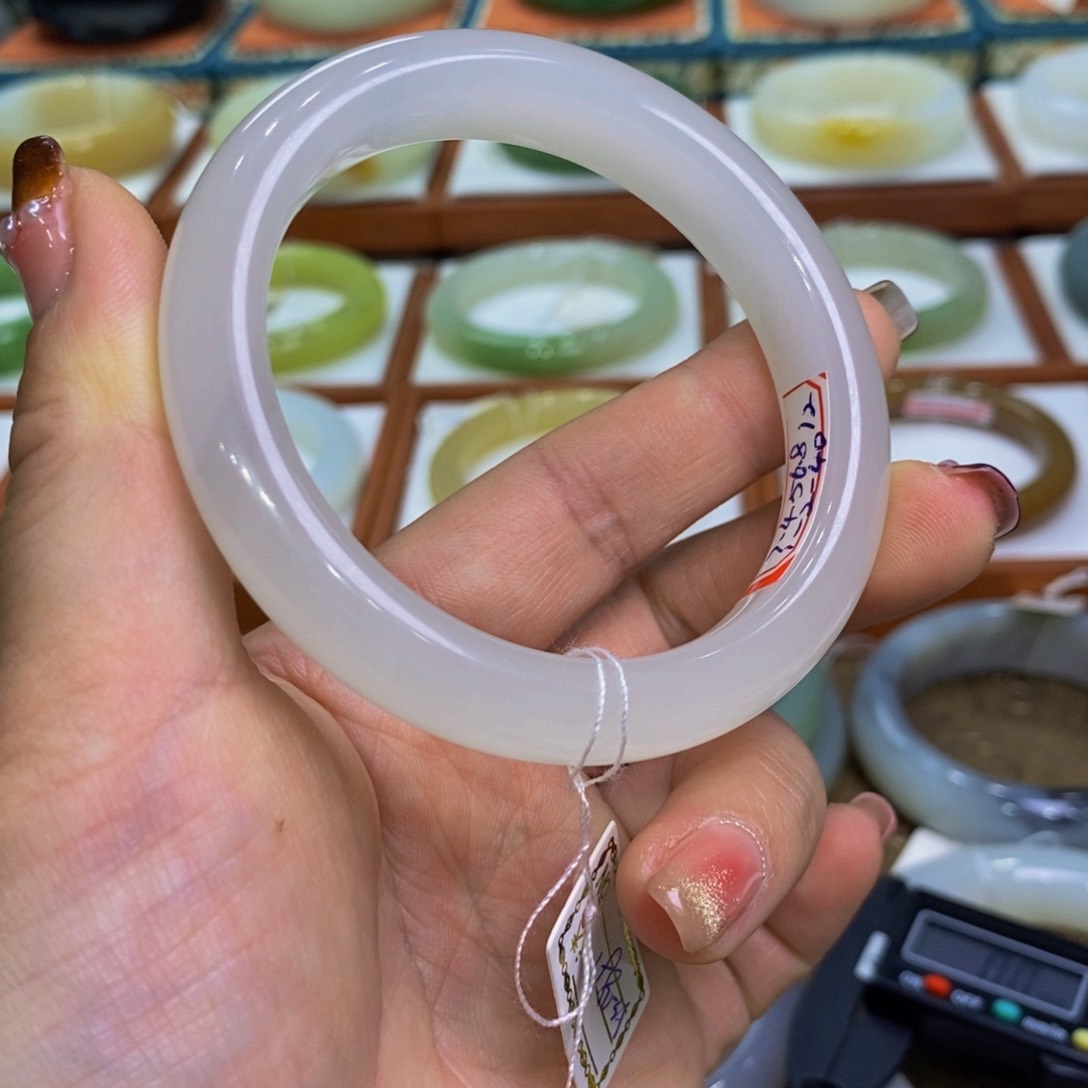 和田玉高冰白有瑕56未镶嵌