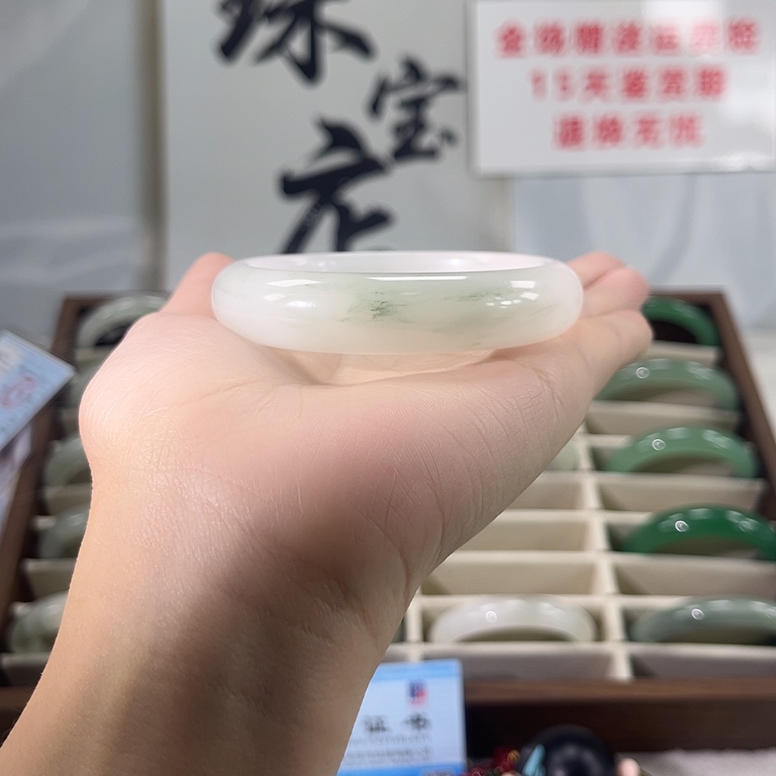 石英质玉未镶嵌手镯