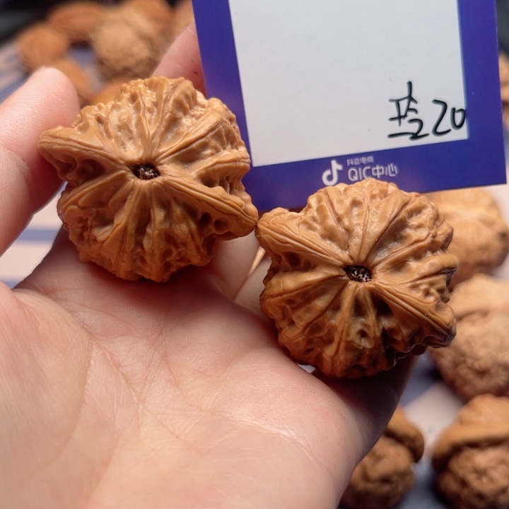 文玩核桃吊坠肖*肆文玩核桃把件20