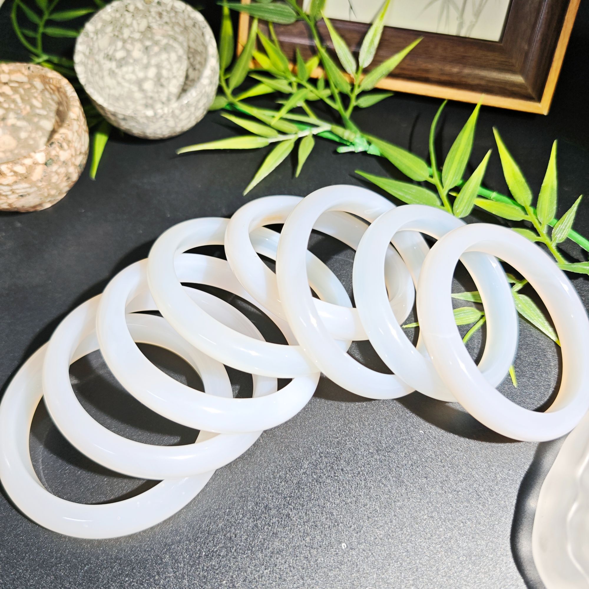 百搭爆款白月光玉手镯 多样性发货 拍一发一 M248