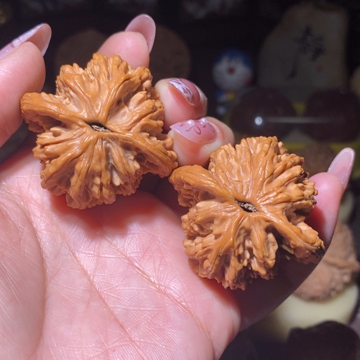 北***發文玩核桃吊坠麦穗虎头42.5