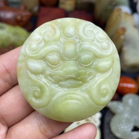 蛇纹石玉未镶嵌颈饰49