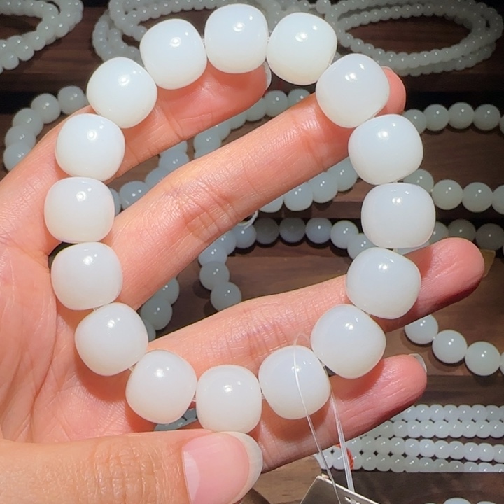 吉***生和田玉（糖玉）未镶嵌手链