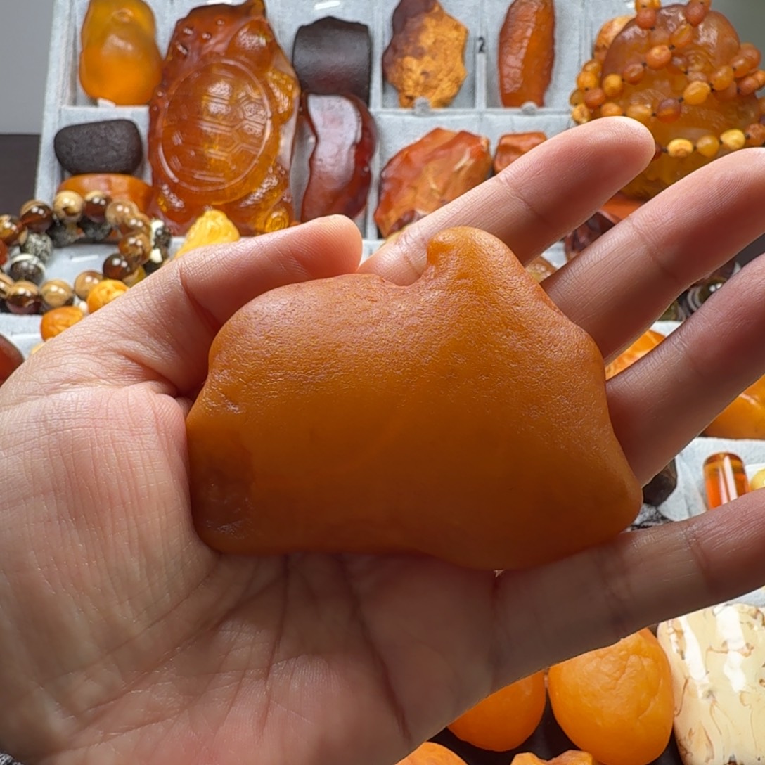 定制琥珀未镶嵌犀牛角原石