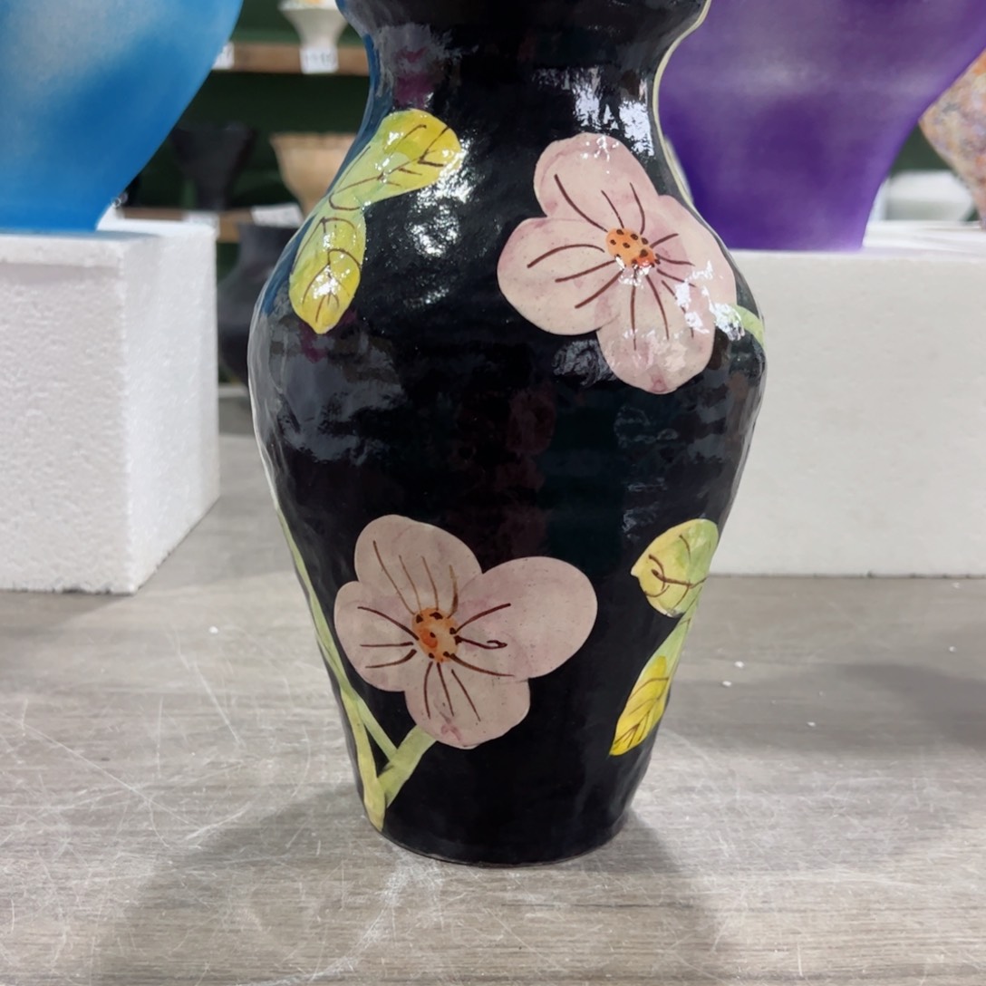 红陶某*＠口10高29无孔