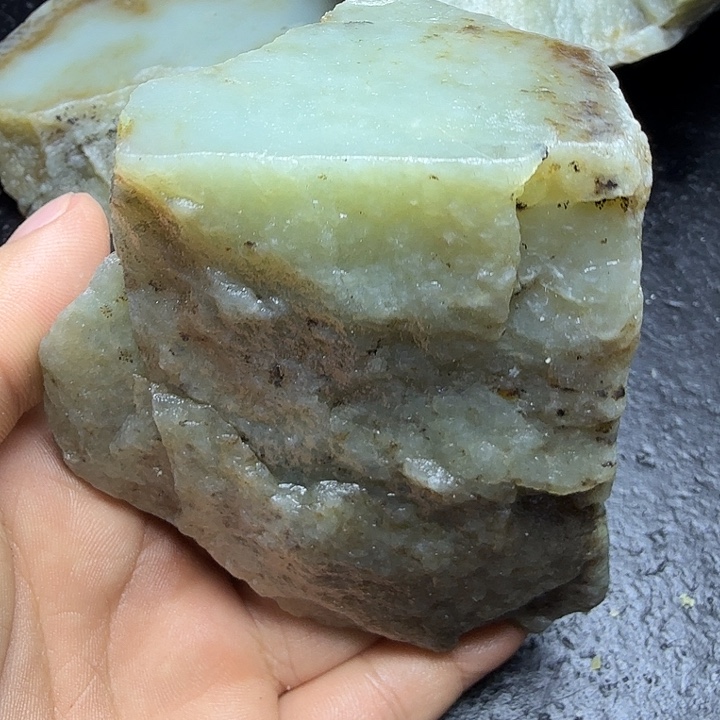 和田玉（糖玉）未镶嵌珠宝奇石