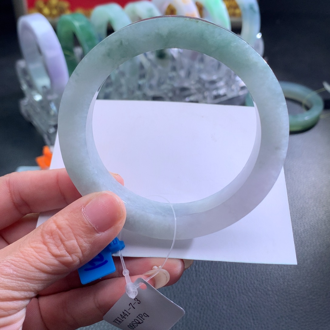 定制翡翠未镶嵌翡翠手镯