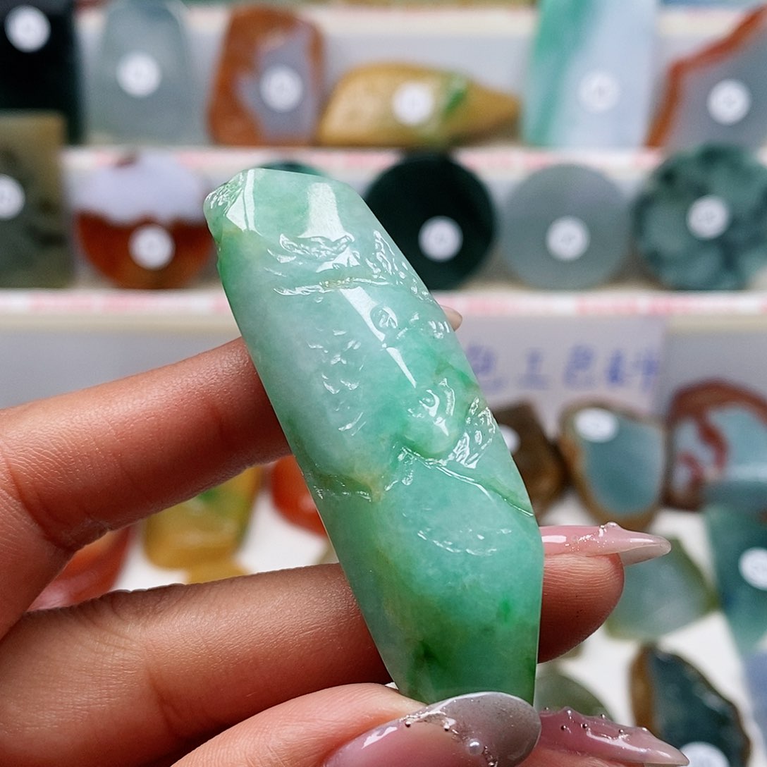未镶嵌定制翡翠缅甸天然翡翠挂件