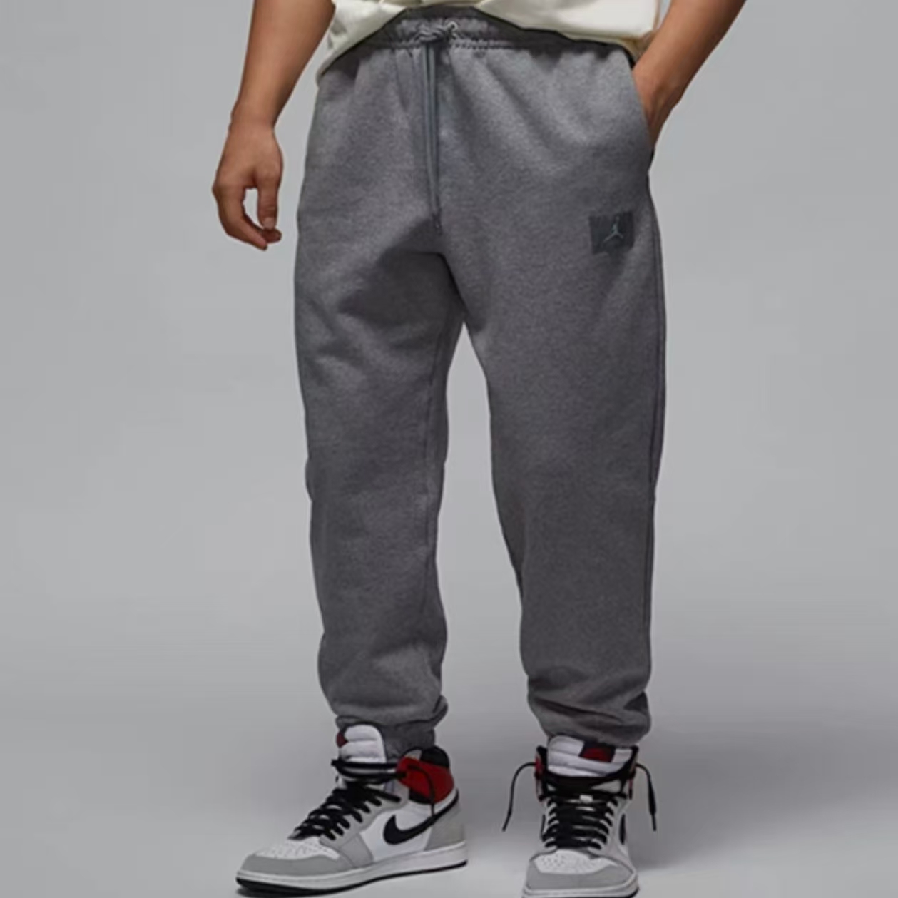 NIKE/耐克官方AJ灰色方标系带薄绒毛圈束脚卫裤FV7252-091流光风