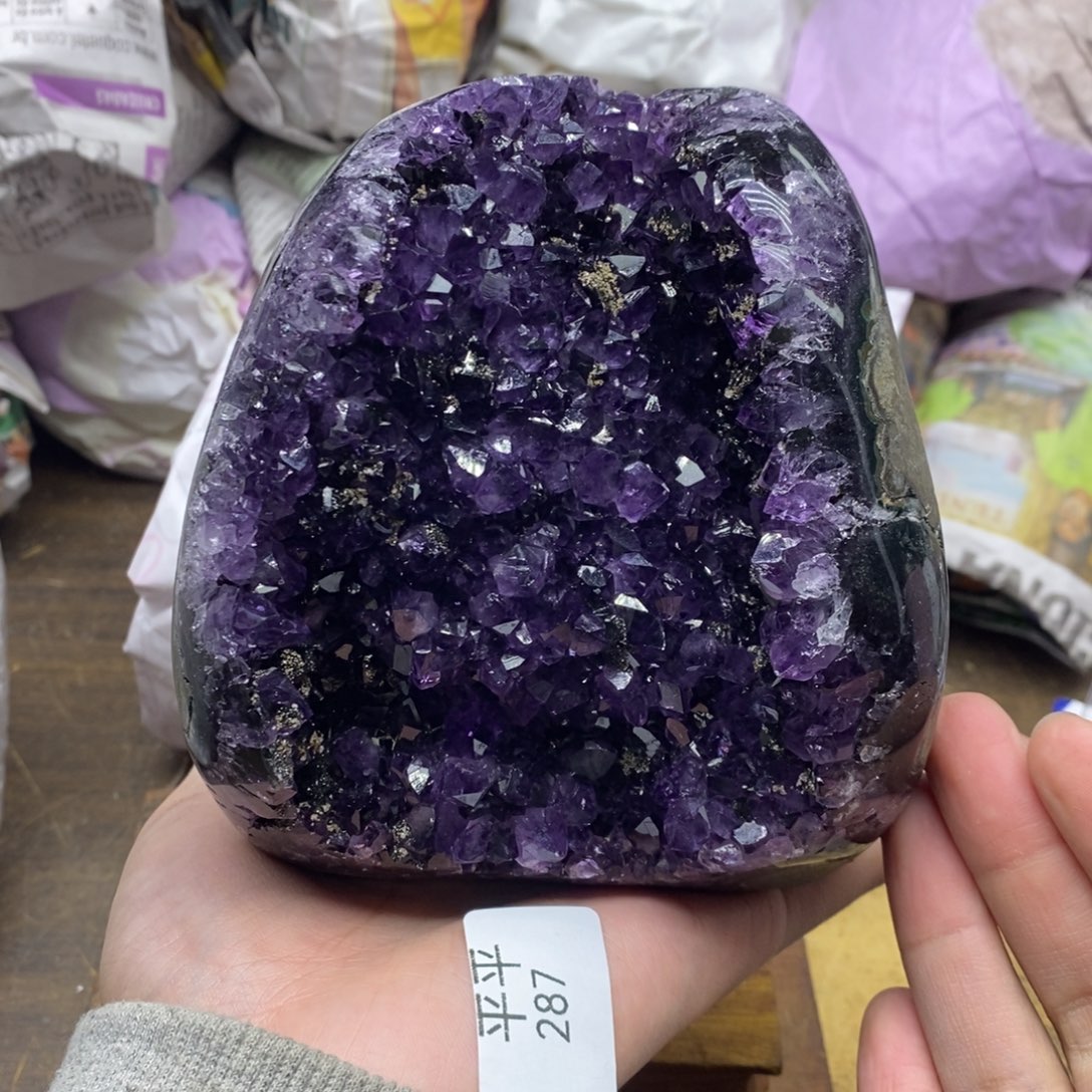 紫晶乌拉圭未镶嵌