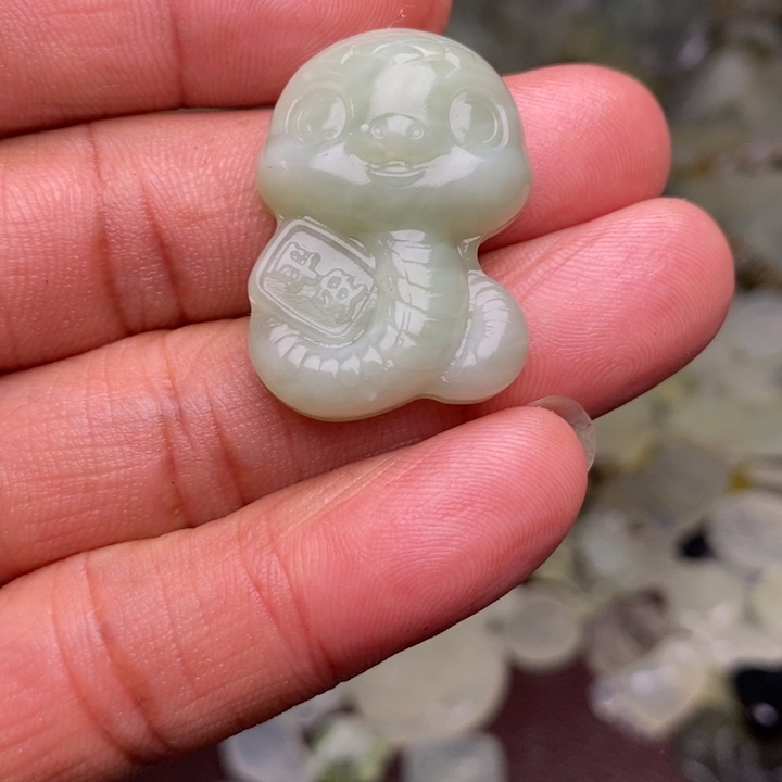 蛇纹石玉颈饰合金140