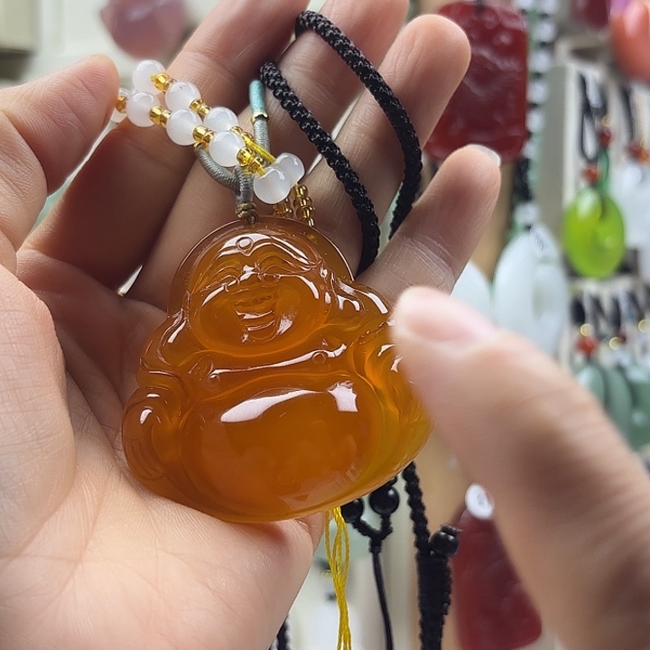 污***渍石英质玉未镶嵌颈饰