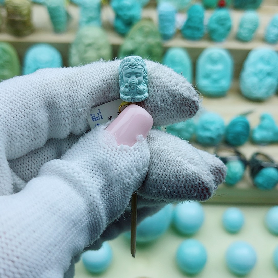 绿松石未镶嵌珠宝奇石